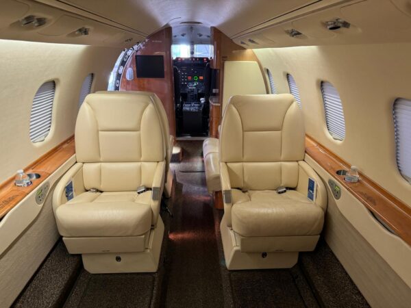 2002 Learjet 60-248 N248LA - Image 2